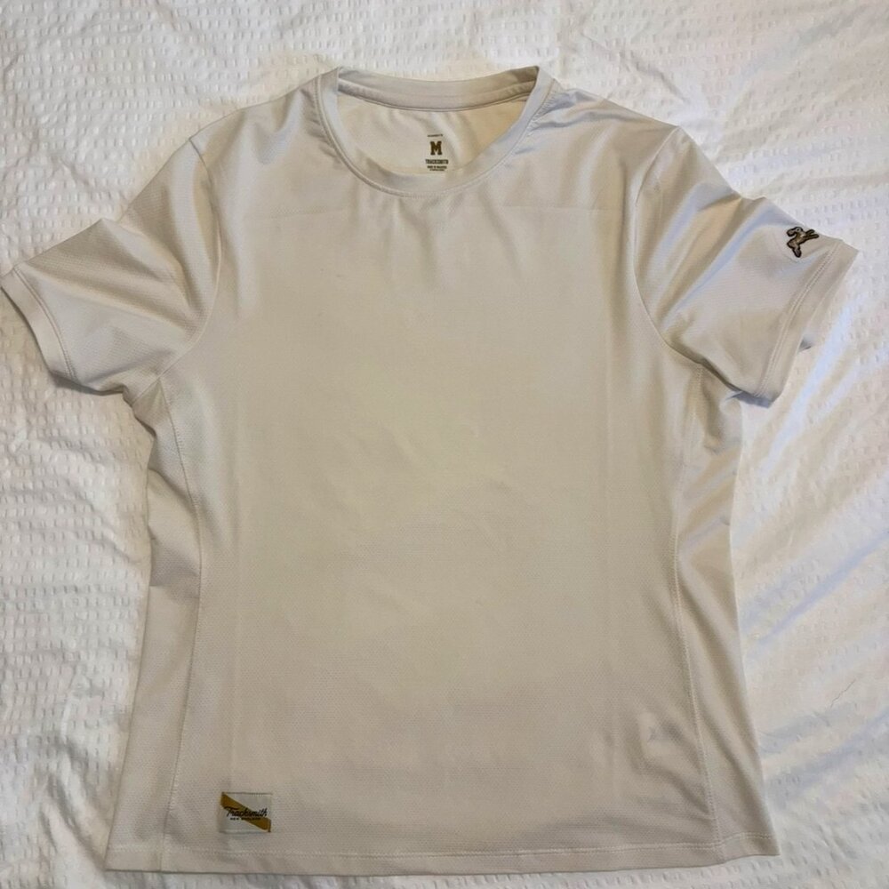 NWOT Tracksmith Women running top size M